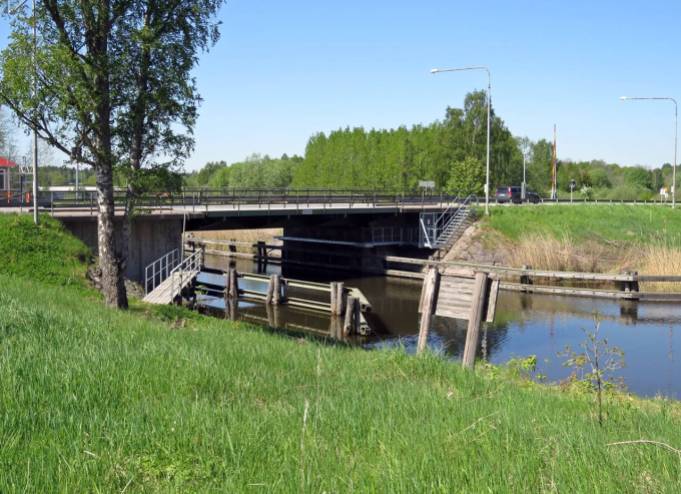 Bron över Göta kanal ... gamla E4:an